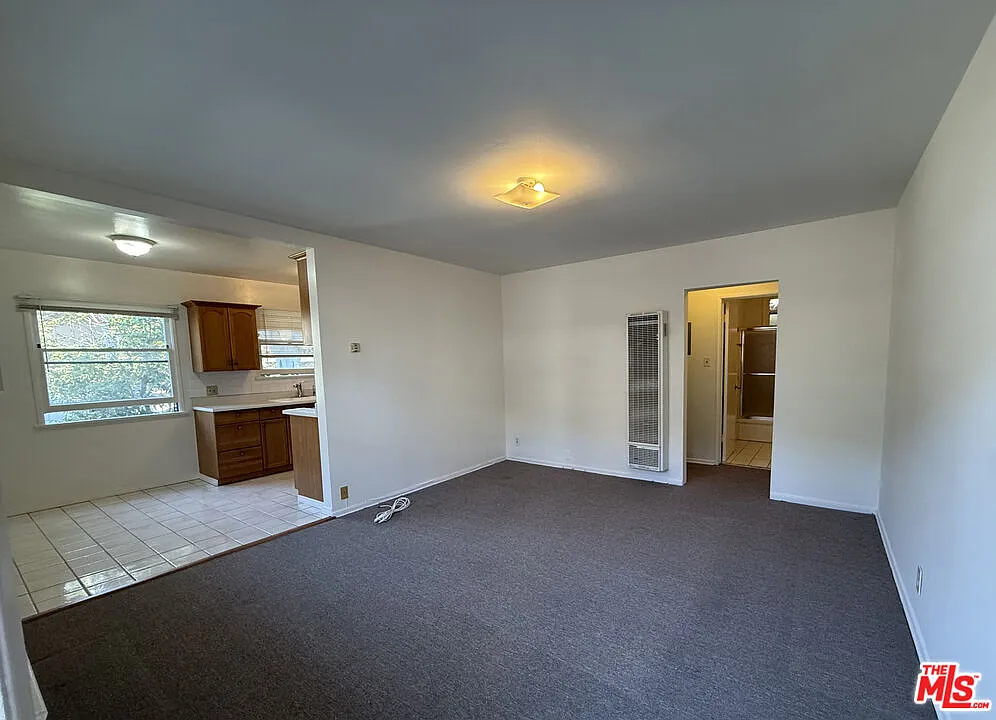 1 bed, 1.0 bath, 650 sqft, $1,950 — Photo 2