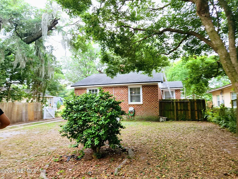 2134 Camden Ave — Photo 12