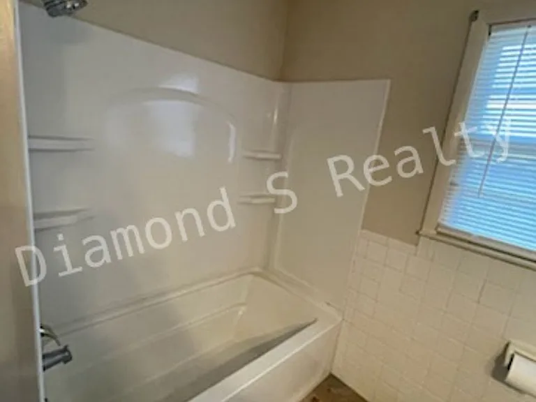 2264 E Nora St — Photo 11