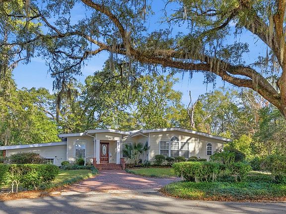 2nd image of 816 Shell St