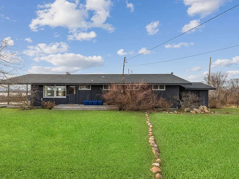 E Lake Dr — Photo 12