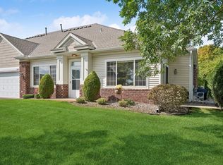 5937 Prairie Ridge Dr, Shoreview, MN 55126