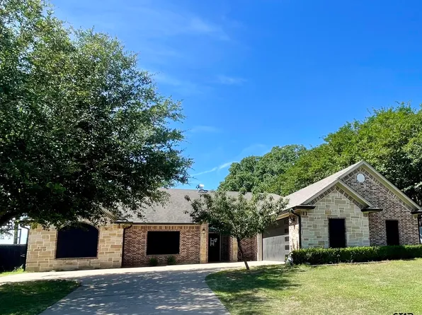 15682 Regian Dr, Lindale, TX 75771