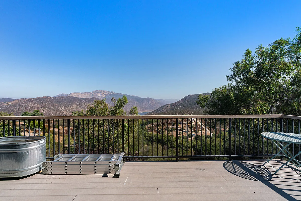 3 bed, 2000 sqft, $4,995 — Photo 3