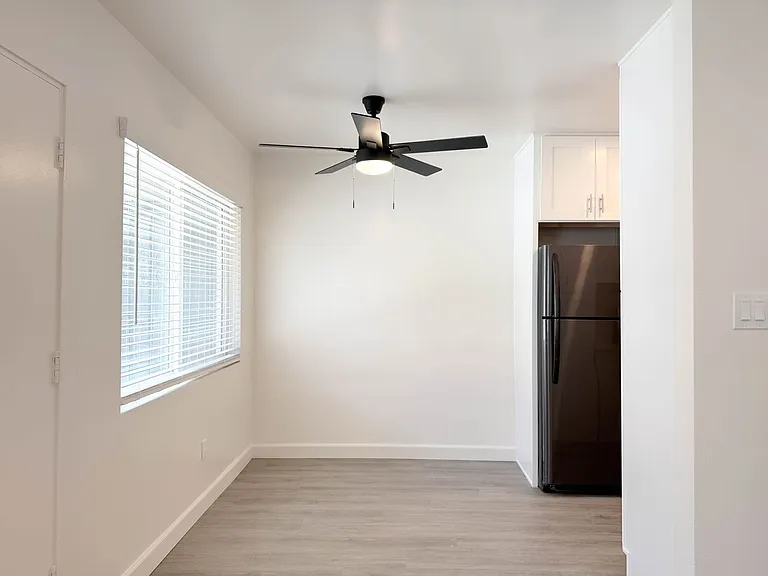 4427 Estrella Ave — Photo 13