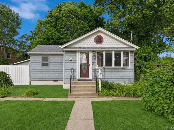 350 S Greene Avenue, Lindenhurst, NY 11757