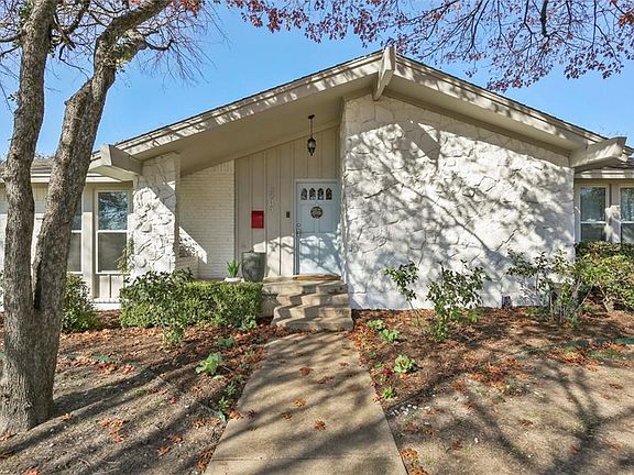 3rd image of 8905 Forest Cliff Dr