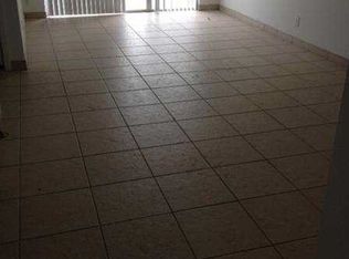 811 Crystal Lake Dr, Pompano Beach, FL 33064