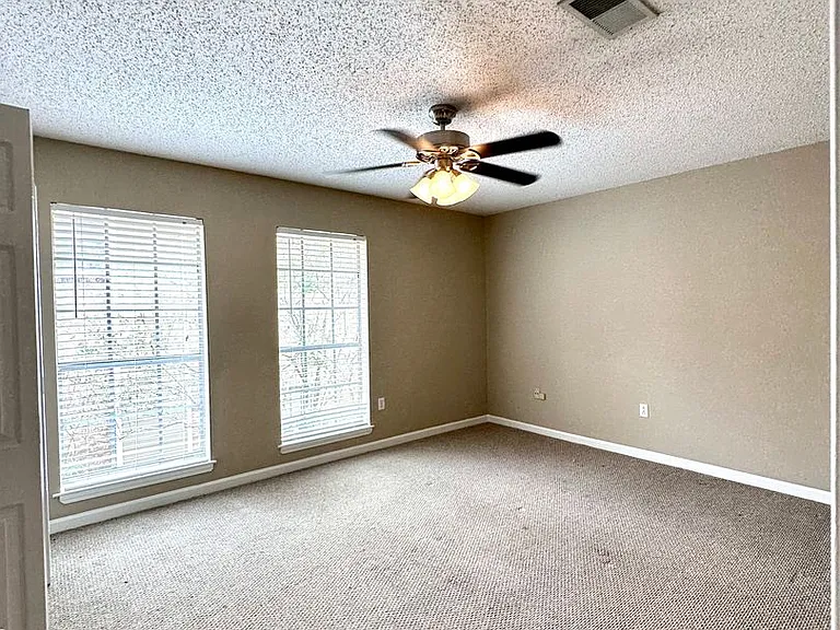 84 Higgins Ct — Photo 13
