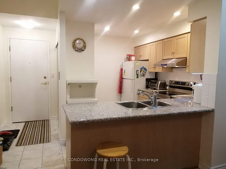 168 Simcoe St #1118 — Photo 2