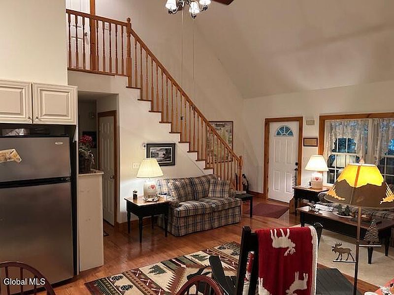 4th image of 40 Finkle Farm Road