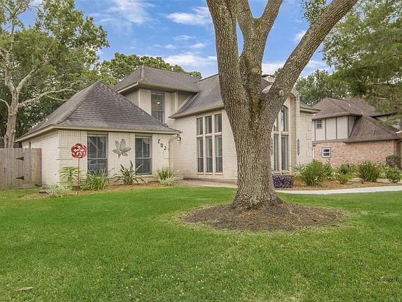 2nd image of 702 Olde Oak Dr