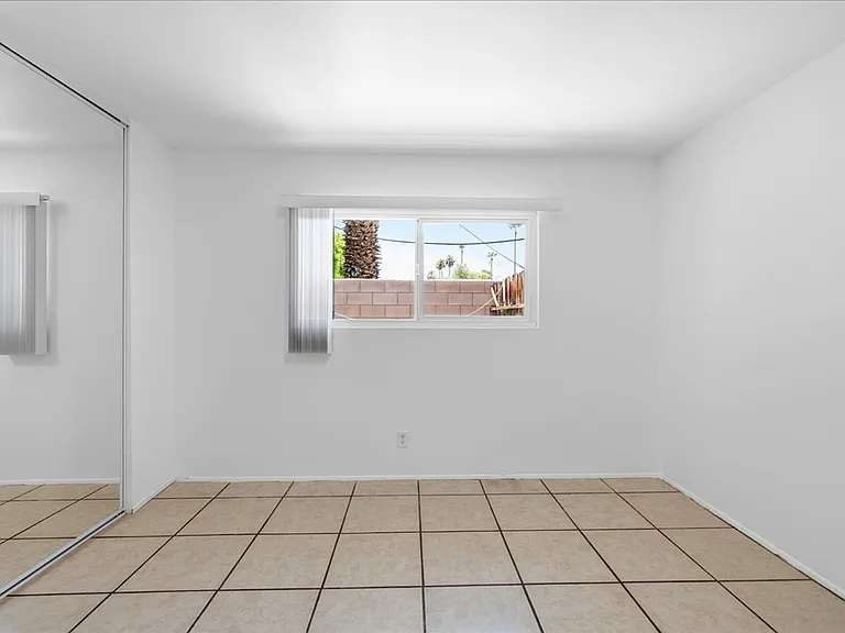 511 S. Desert View Drive — Photo 12