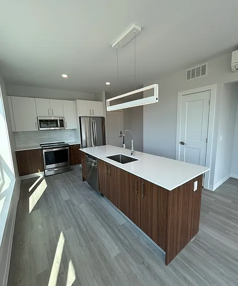 Residences at Sharon Gallery — Photo 132