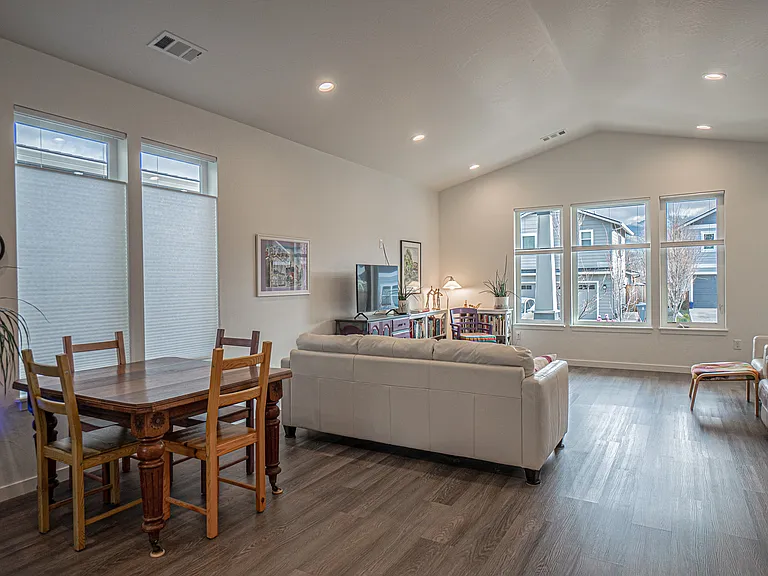 256 Rockfellow Pl — Photo 24