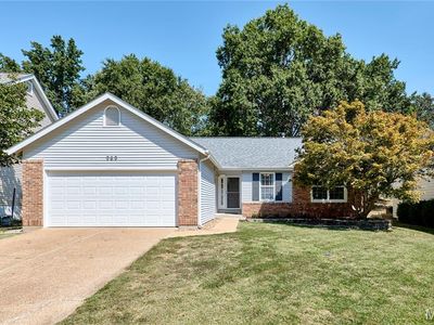 969 Oakwood Farms Ln, Ballwin, MO, 63021