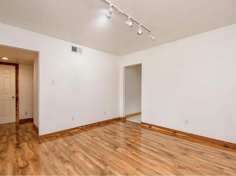 7233 Beechnut St #A — Photo 12
