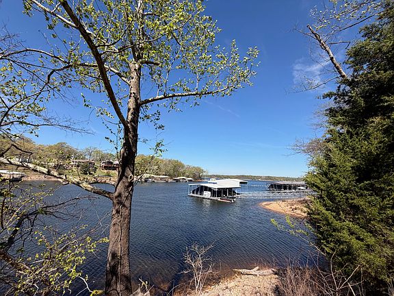 3rd image of 297 Mooring Rd