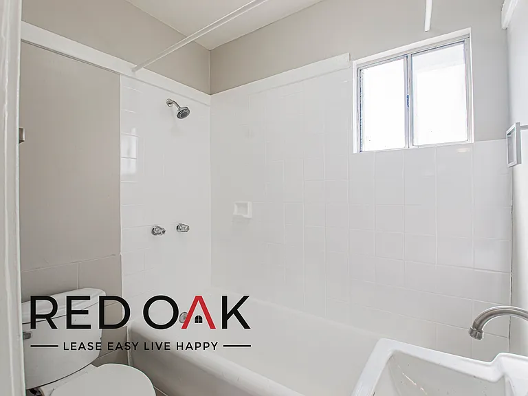 424 E 20th St #428.5 — Photo 14
