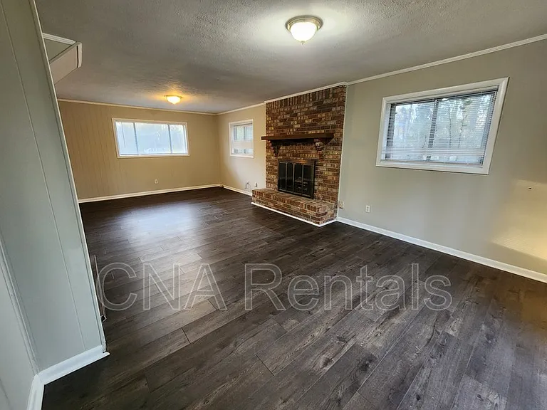 3146 Vandiver Dr — Photo 17