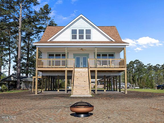 3rd image of 123 Pungo View Road