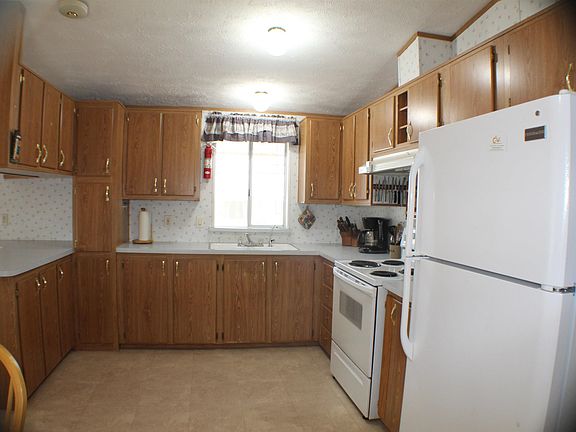 2nd image of 5140 E 33rd Ln