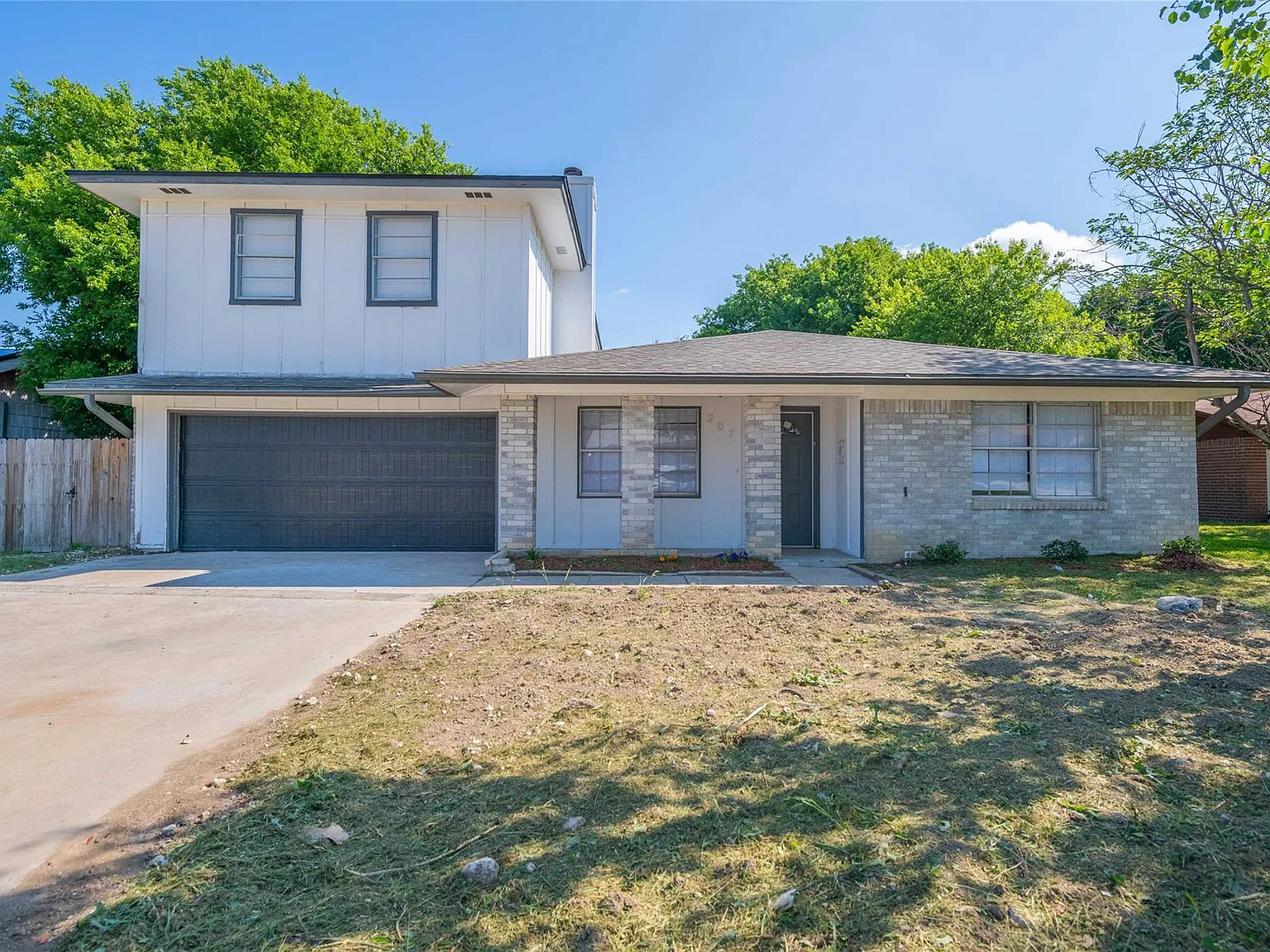 4 bed, 3.0 bath, 2436 sqft, $1,995 — Photo 1
