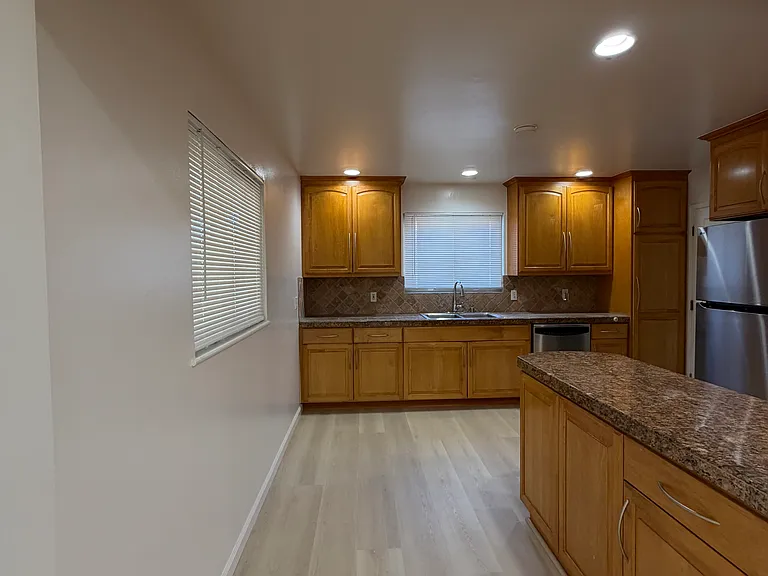 204 Carlester Dr — Photo 5