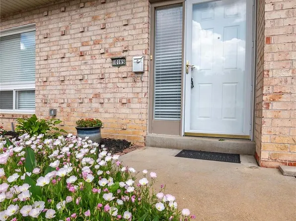 10165 Sakura Dr, Saint Louis, MO 63128