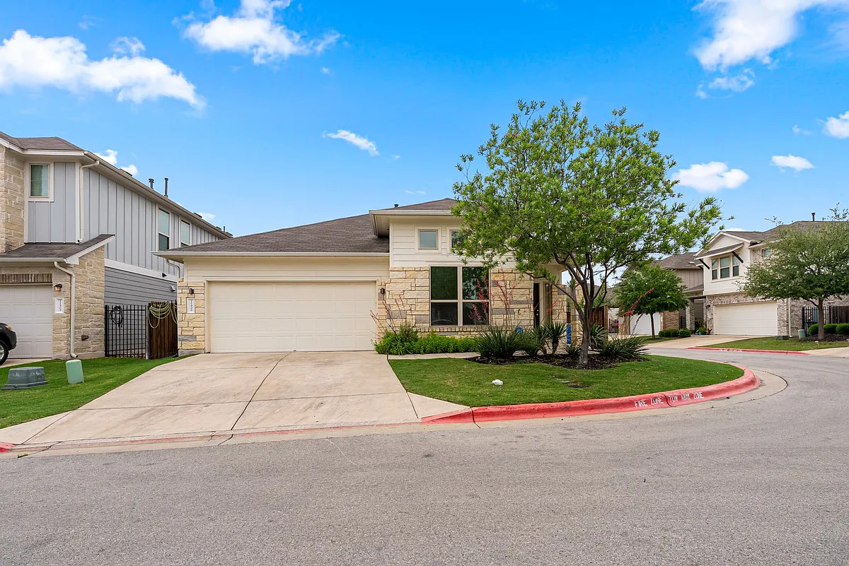 Building Photo - 11900 Mercantile Ln #44