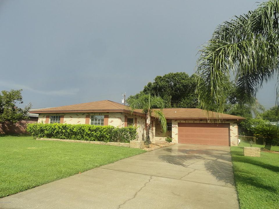 1st image of 1731 Country Club Dr