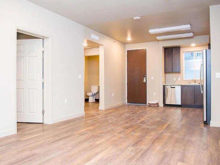 Pinefino Apartments — Photo 2