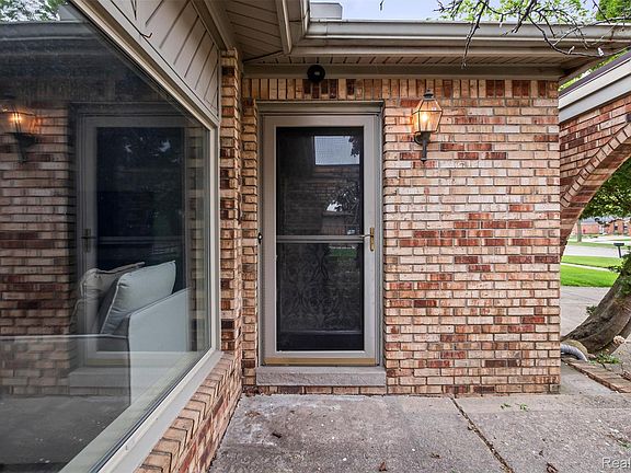 5th image of 11326 Common Rd