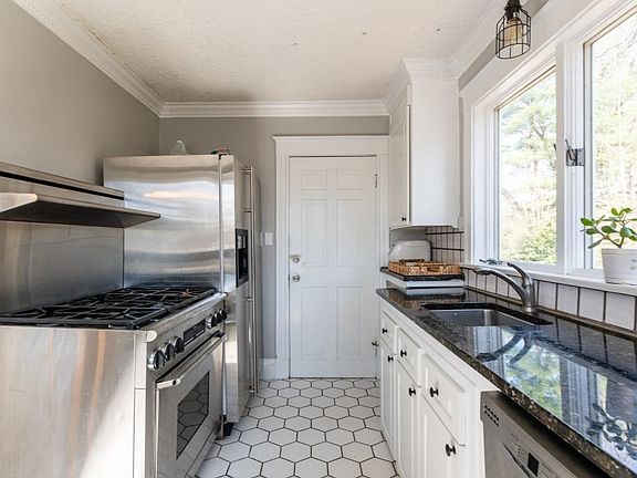 4th image of 167-169 Walker Rd