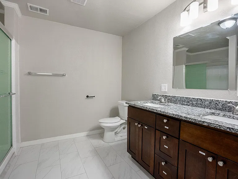 Foxcroft Cir — Photo 7