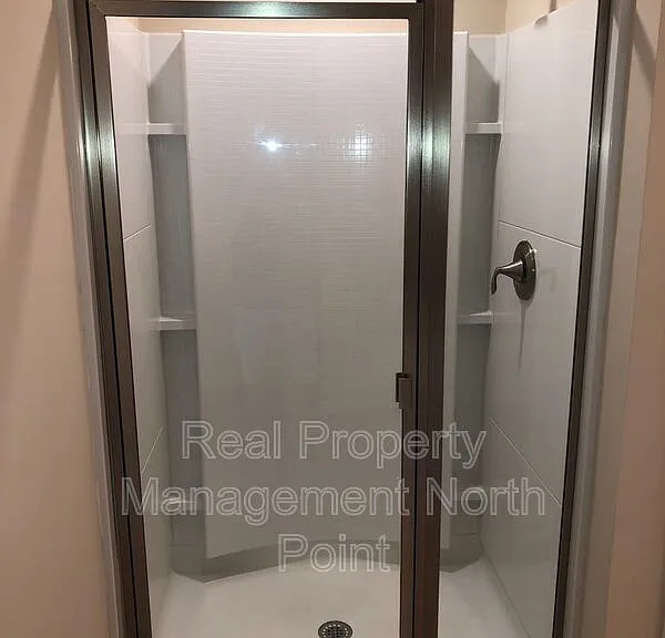 1175 Hampton Oaks Dr — Photo 15