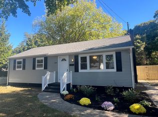 424 N Howell Ave, Riverhead, NY 11901