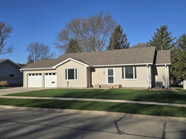 1231 2nd Ave SW, Le Mars, IA 51031