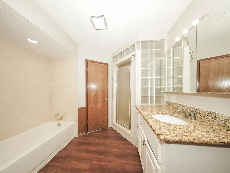 12913 S Drexel Ave — Photo 10