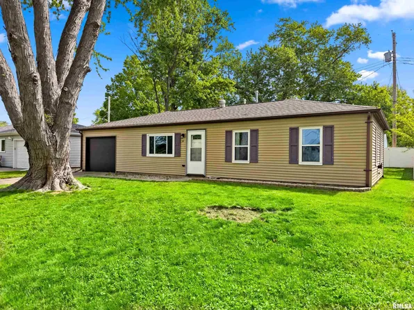 32 Caliente Ave, Bartonville, IL 61607