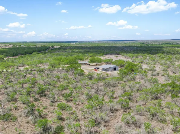 235 Fm 99, Whitsett, TX 78075
