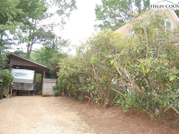 158 Trillium Road, Newland, NC 28646