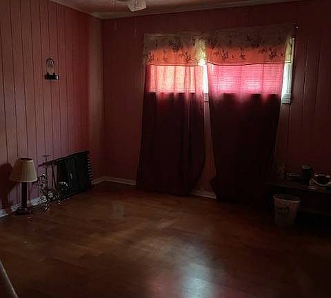 5th image of 917 Verona St