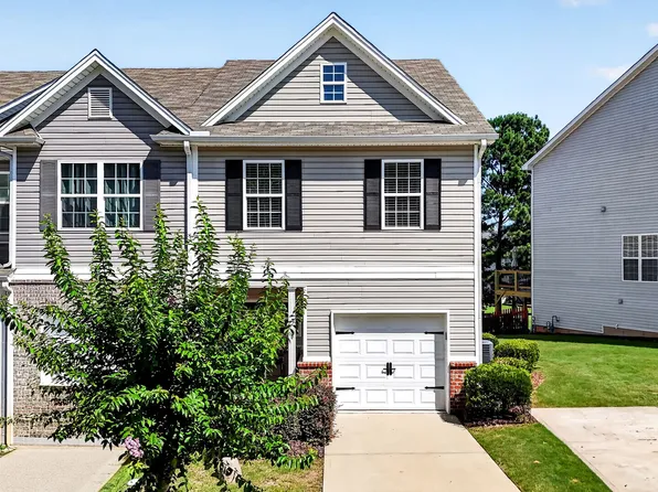 4688 Beacon Ridge Ln, Flowery Branch, GA 30542