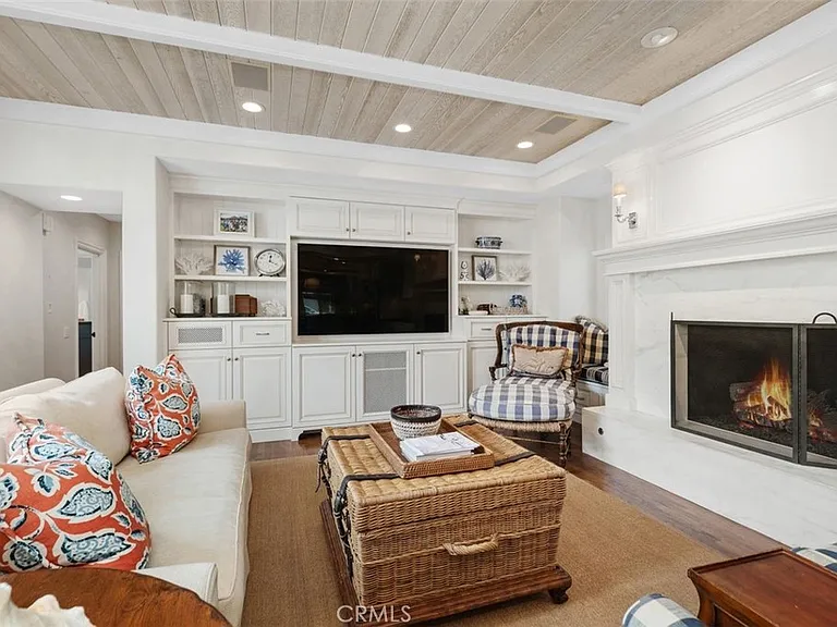 2431 Bayshore Dr — Photo 6