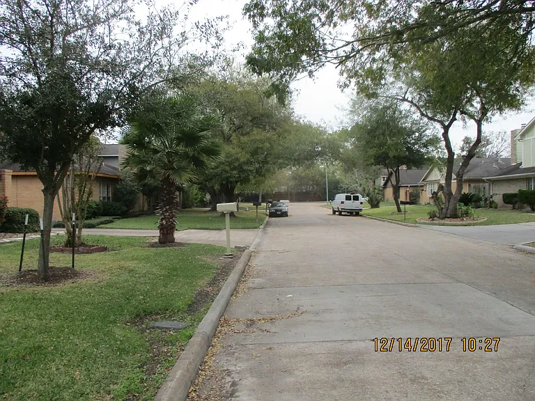 10826 Sugar Hill Dr #B — Photo 9