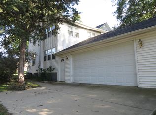 304 S Vernon St, Princeton, IL 61356