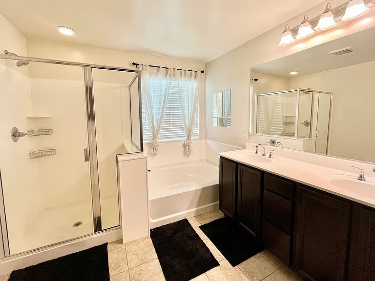 5811 W Warner St — Photo 7