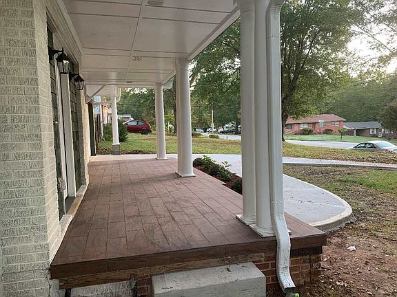 2nd image of 214 Woodview Ave