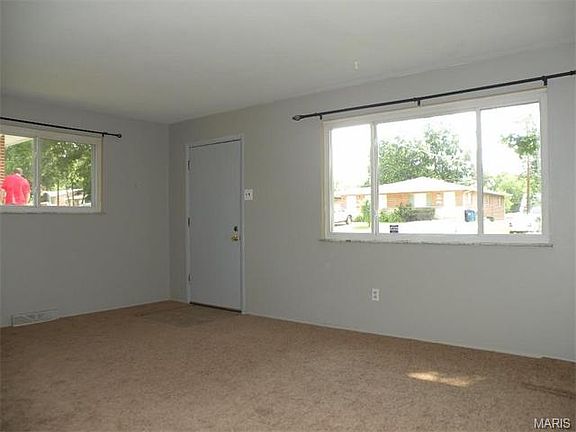 5th image of 4041 Esseldale Dr
